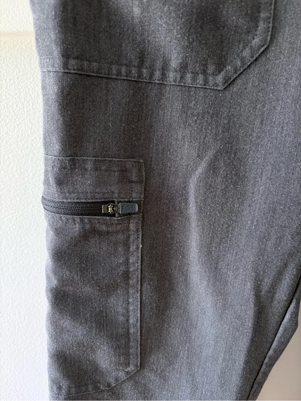 Figs cargo scrub